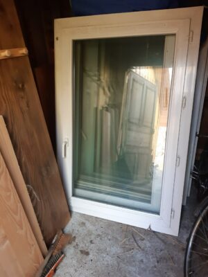 Fenêtres PVC   1 vantail   cadre alu
