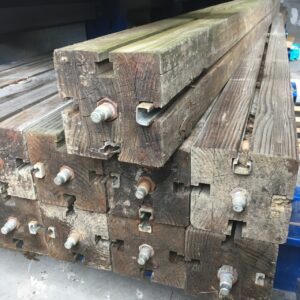 Poutres mélèze 2200 x 122 x 122mm