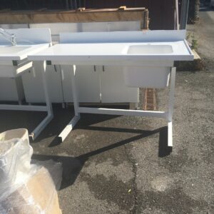 Plan vasque résine sur pied acier