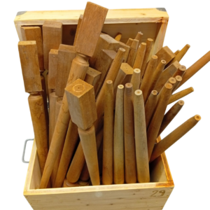 Pieds de table en hêtre